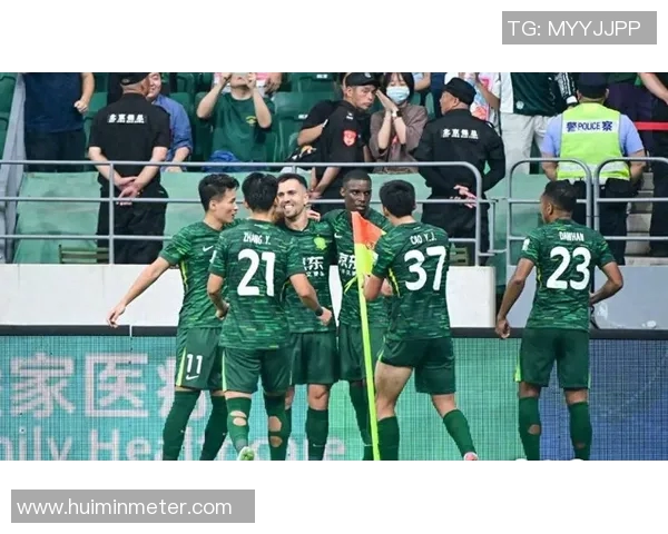 北京国安与山东鲁能激战正酣精彩赛事直播尽在BTV频道