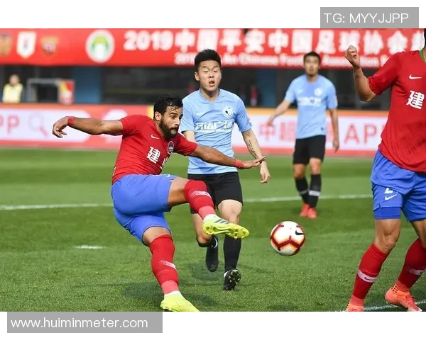 大连人对阵建业精彩对决比分揭晓赛季战绩引人关注