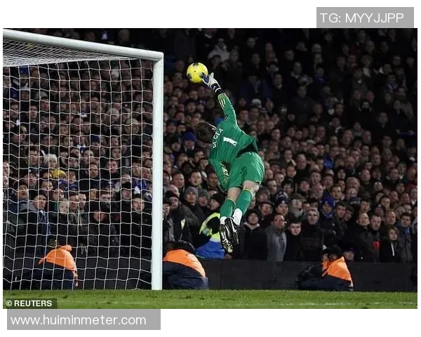 曼联对阵诺伊尔的精彩对决谁能在这场较量中笑到最后 曼联对阵诺伊尔的精彩对决谁能在这场较量中笑到最后